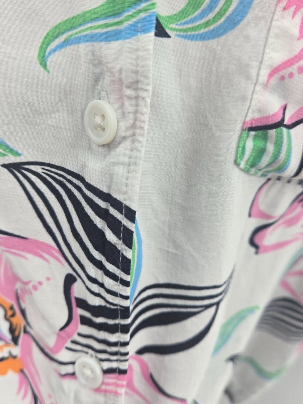 Levi's White Floral Cropped Button Down Size Small - Picture 7 of 12